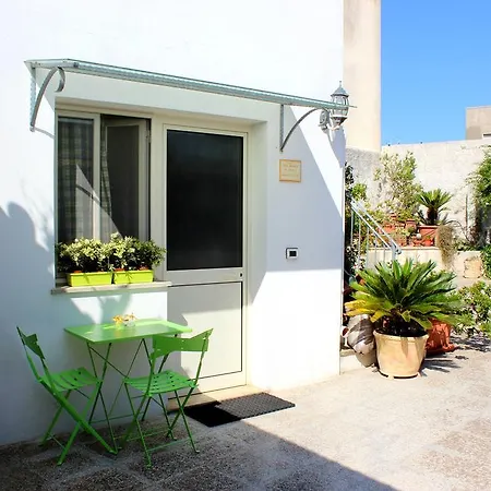 Salento La Scisa Bed & Breakfast 4*